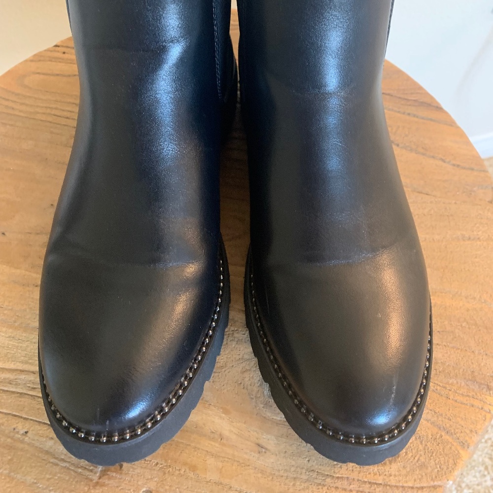 Cushionaire memory foam sole Chelsea boot